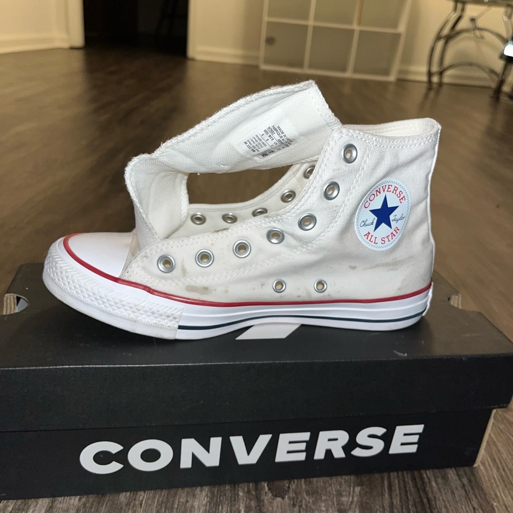 All white high top converse size 6 men / 8 women . - Picture 3 of 6